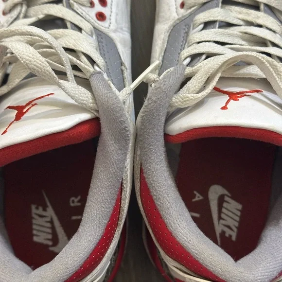 Fire red Jordan 3s Authentic - Picture 9 of 11